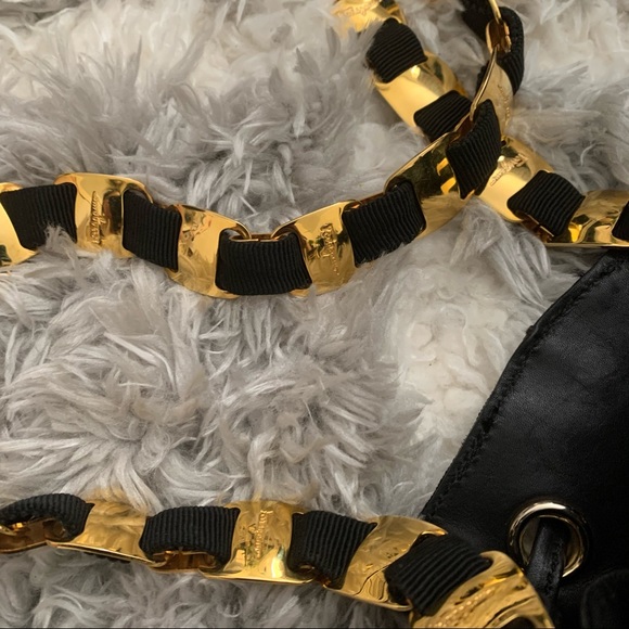 Salvatore Ferragamo drawstring bucket bag - Picture 15 of 15